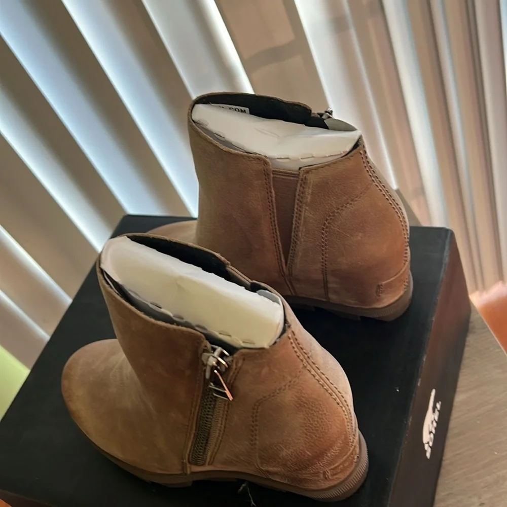 Sorel Women's Joan of Arctic Wedge II Zipper Fashion Boot Size 5